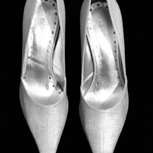 BCBG Silver Linen Heels, Size 10B
